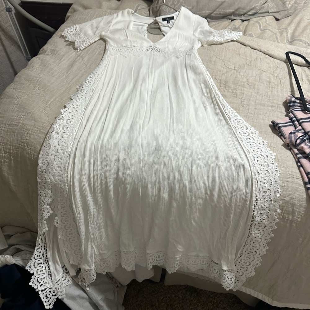 Lulus white crinkle dress with lace detail